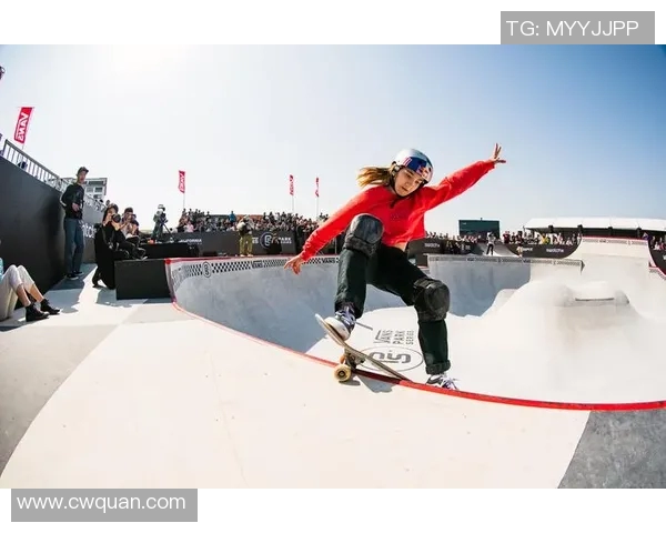 成都滑板精英赛回顾：成都滑板队展现出色力量与技巧的精彩表现